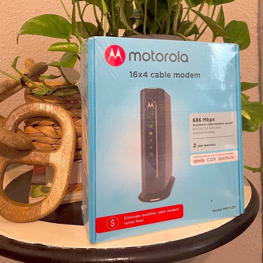 NEW unopened Motorola WiFi Router - UNOPENED - STILL IN SHRINK WRAP